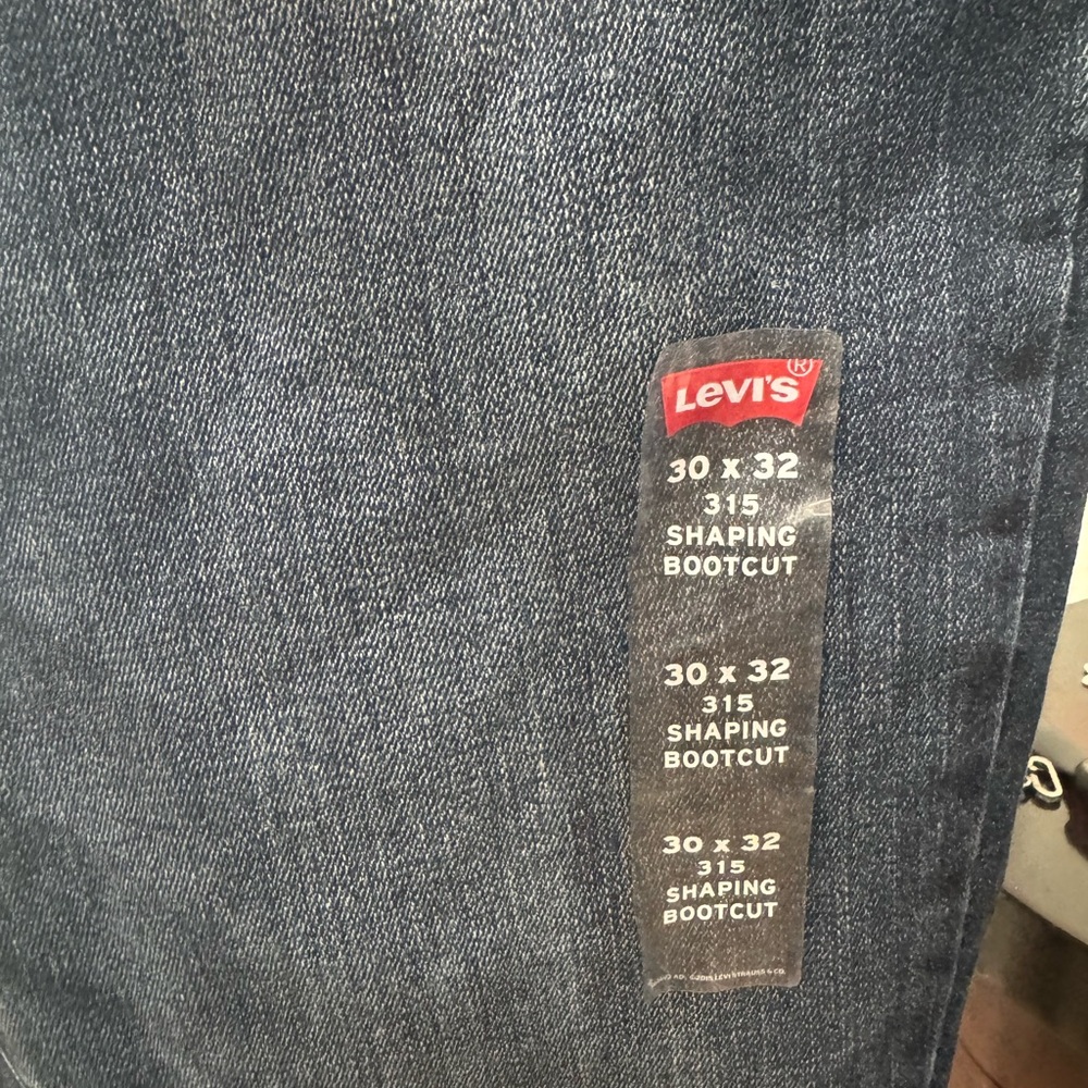 Levi's Blue Jeans - Picture 2 of 7